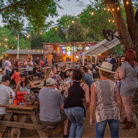 Make Offer ⭐️ Vintage Dive Bar T-Shirt - Like New! Medium - Picture 3 of 3